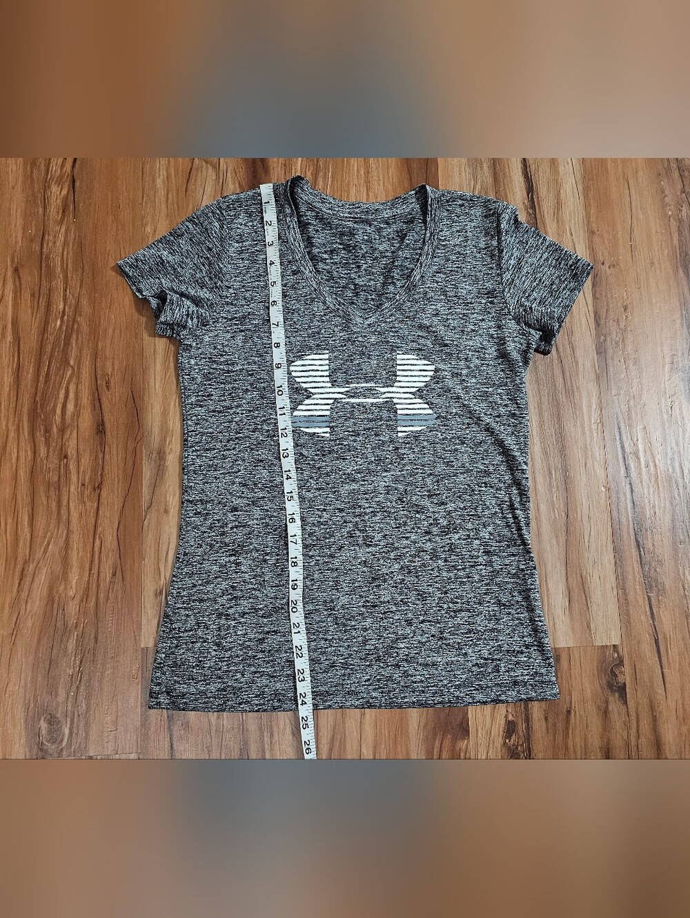Under Armour Women's Heather Gray V-Neck Striped Logo Tee Size Small